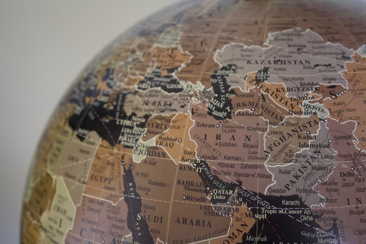 Euronomia Noesis: Innovando en
análisis económico